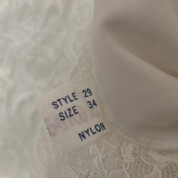Vintage Laros Women’s Elegant White Lace Nightgown/Lingerie Size 34 ( Fits 4 US) - Picture 4 of 8